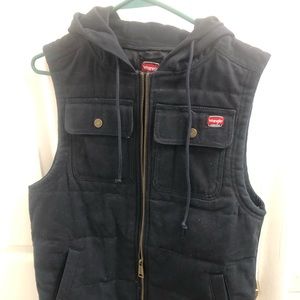 Brand New Men’s Wrangler work vest! Brand new without tags! Men’s size small.